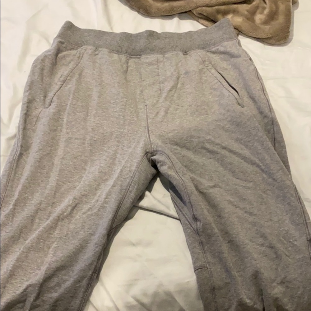 Lulu lemon men’s grey sweatpants/joggers